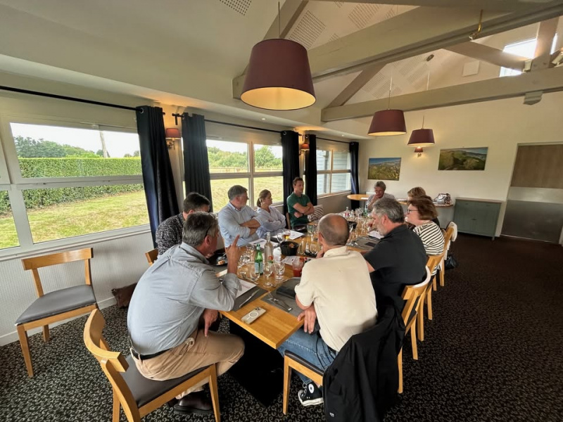 Ce mardi 15 juillet, Patrice Gault Président de DME et les membres du conseil d'administration se sont réunis pour un moment convivial autour d’un déjeuner au restaurant du Golf de Dieppe/Pourville.